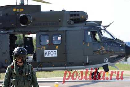 В Косово прибыло подкрепление НАТО. В Косово прибыло подкрепление НАТО в составе 200 британских военнослужащих. Об этом говорится в заявлении Североатлантического альянса. Подкрепление вошло в состав контингента численностью 400 военных. Ранее совет НАТО разрешил задействовать свои военные силы в Косово (KFOR) для стабилизации ситуации.