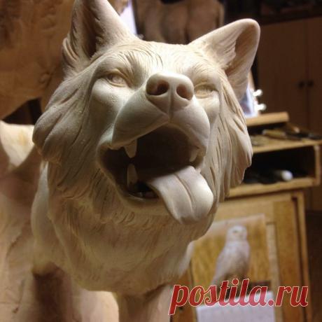 Какие невероятные скульптуры можно научиться делать, если посвятить резьбе по дереву более 30 лет | АРТИзба | Яндекс Дзен