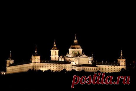 Эскориал... - также богатейшее собрание живописи, скульптуры, фресок и живописные сады Монахов, в которых так приятно проводить время в раздумьях о вечном – красоте, искусстве и бренности бытия. | OMyWorld - все достопримечательности мира
