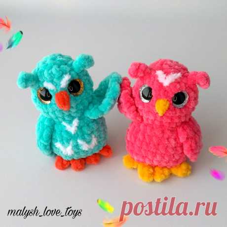 PDF Совёнок-брелок Ух-ты крючком. FREE crochet pattern; Аmigurumi toy patterns. Амигуруми схемы и описания на русском. Вязаные игрушки и поделки своими руками #amimore - плюшевая сова, брелок в виде маленького совёнка из плюшевой пряжи, совушка, птица, птичка.