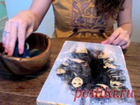 Картинки на дереве..