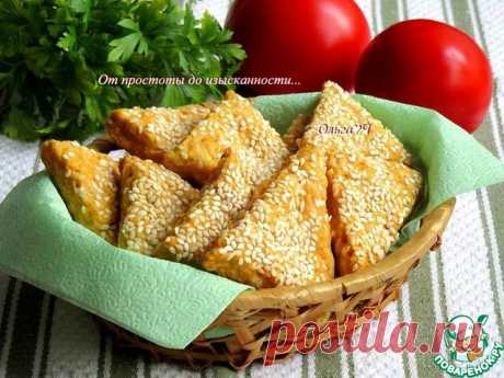 Сырное печенье с паприкой и кунжутом. Пикантное закусочное сырное печенье с добавлением паприки, смеси четырех перцев и кунжута. Получается очень вкусное хрустящее печенье с оранжевым цветом. Попробуйте!
