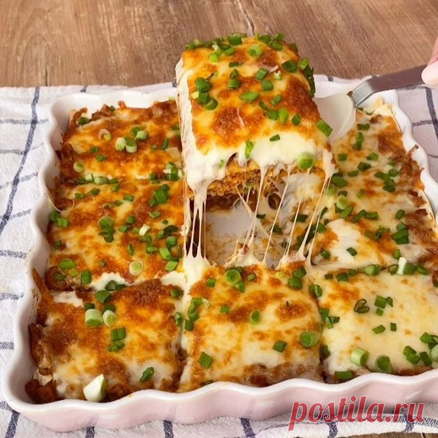 Video by ▫️ВКУСНЫЕ ДЕТКИ И РЕЦЕПТЫ▫️ in Dzhankoy. На изображении может находиться: пицца и еда