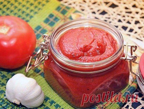 Приготовление домашнего кетчупа.