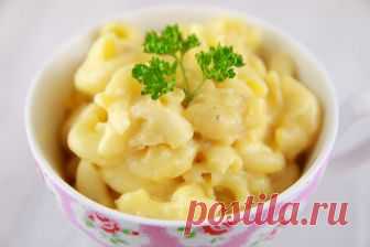 Microwave Macaroni and Cheese in a Mug