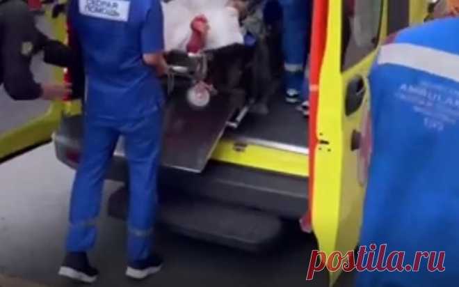 В «Детском мире» на Лубянке взорвался баллон с газом. Баллон взорвался на третьем этаже Центрального детского магазина на Лубянке, сообщает агентство «Москва».