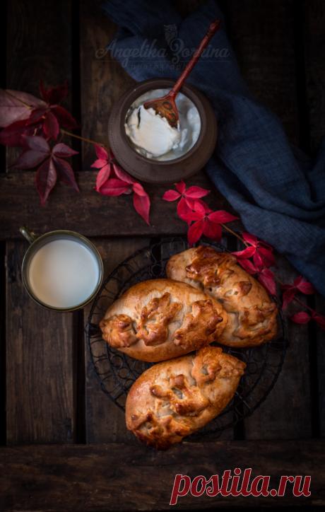 Traditional Russian  Pierogis with Braised Cabbage Filling Посмотрите запись, чтобы узнать подробности.