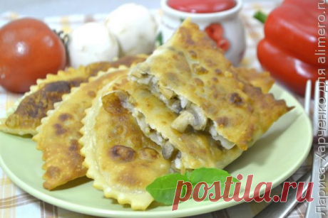 👌 Вкуснейшие чебуреки из заварного теста с грибами и рисом, рецепты с фото Вкусный рецепт Вкуснейшие чебуреки из заварного теста с грибами и рисом, пошаговый, с фото и отзывами 👍 Постное тесто, Чебуреки, Заварное тесто, Выпечка на сковороде, Рецепты из шампиньонов