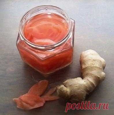 Маринованный имбирь 
Маринованный имбирь, можно легко приготовить в домашних условиях. 1. Корень имбиря очистим и нарежем тоненькими пластинками по направлению волокон. Для этого можно использовать острый поварской нож и…