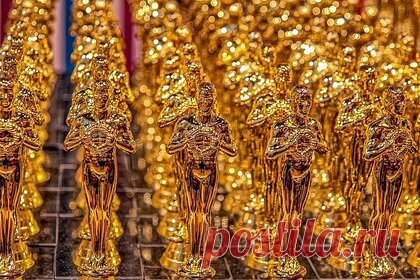 Раскрыты подробности церемонии вручения премии «Оскар». Церемония вручения премии «Оскар» впервые с 2018 года пройдет с участием ведущего. До этого мероприятие амеркианской киноакадемии ведущий сопровождал в 2018 году. Шоу вел комик, актер и сценарист Джимми Киммел. Кто именно станет ведущим 94-й церемонии, на данный момент неизвестно.