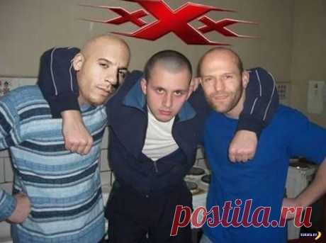 Фотошоп и жизнь | Чёрт побери Эти люди решили изменить свою жизнь к лучшему чтобы показать в социальных сетях, какие они успешные и классные. Причем пошли самым простым путём – при помощи фотоманипуляций. Это позволяет быстро и бесплатно добавить себе друзей из Голливуда, сиськи, Феррари и Париж за спиной. А если сильно постараться, то еще и две пары рук. А почему нет? Лучшие фотошоперы социальных сетей под катом! Даже женщина-карп там! 1  2 3 4 5 6 7 8 9 10 11 12 13 14 15...