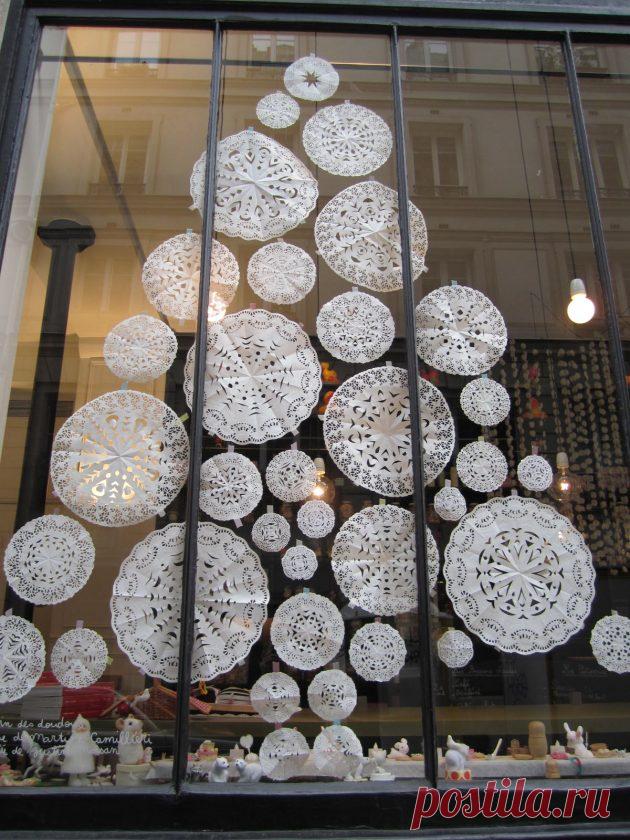 Необычные новогодние елки 2017 из шишек, конфет, бумаги на фото