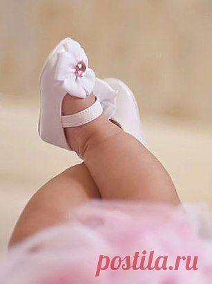 Женские ножки созданы для того, чтобы их целовали, а не для того, чтобы они за кем-то бегали.