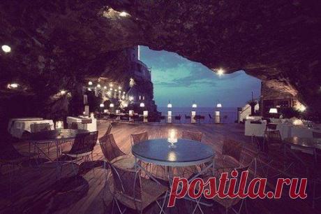 Ресторан Grotta Palazzese, Италия