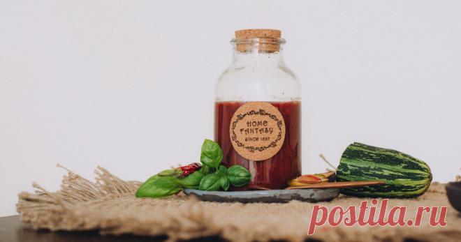 Ruošiame atsargas žiemai: universalus slyvų ir cukinijų čatnis | VIDEO Video : Kai sodo ir daržo gėrybės jau tiesiog nusibosta, tampa aišku, kad metas rūpintis atsargomis žiemai. Šįkart maisto entuziastė Aurelija siūlo pasigaminti universalų slyvų ir cukinijų padažą, kuris tikrai ras vietą jūsų virtuvėje!