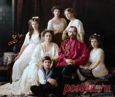 Галина Богданова (Кравченко)
------------------------------------------------------------------------
        В ночь с 16 на 17 июля 1918 году были расстреляны в Екатеринбурге                              последний российский император Николай II и его семья.