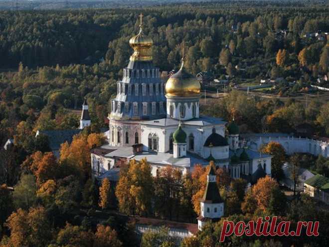 Красивейшие храмы России