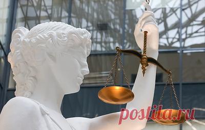 Суд в Москве продлил арест имущества семьи обвиняемого в растрате экс-следователя СК. Арест теперь действует до 12 октября 2024 года