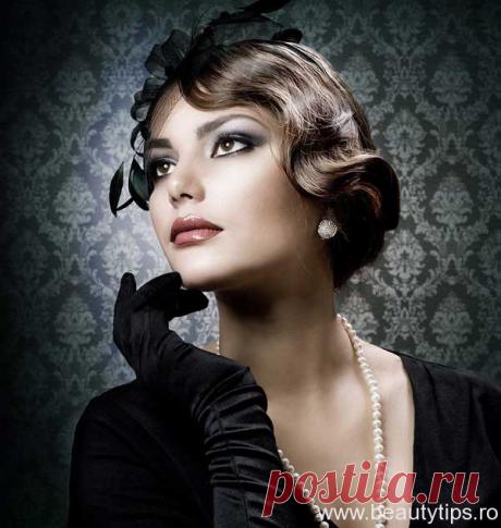 О моде 
 
 
Мода – ненадежная подруга, Очень переменчива всегда, Уследишь за ней – твоя заслуга, Только не поймаешь никогда!
В моду можно сходу окунуться, Мода впереди планеты всей, Впрочем, может изредка ве…