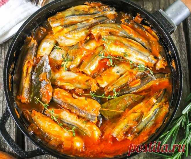 Потрясающе вкусная мойва в томатном соусе Представляем вашему вниманию рецепт обалденной домашней мойвы, которая покорит каждого. 
Рыбные блюда обязательно должны быть в рационе каждого человека. Предлагаем сделать такую вкуснятину из мойвы. …