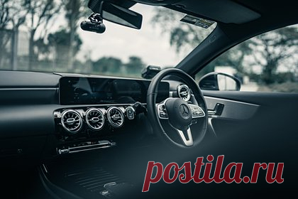 Губернатор Подмосковья подтвердил планы Mercedes по продаже российского завода. Немецкий автомобильный концерн Mercedes-Benz планирует продать завод по сборке легковых автомобилей в Есипово в Солнечногорском округе. Планы компании подтвердил губернатор Подмосковья Андрей Воробьев. Предприятие может выкупить неназванный китайский автопроизводитель. Ранее о намерении Mercedes писал «Коммерсантъ».