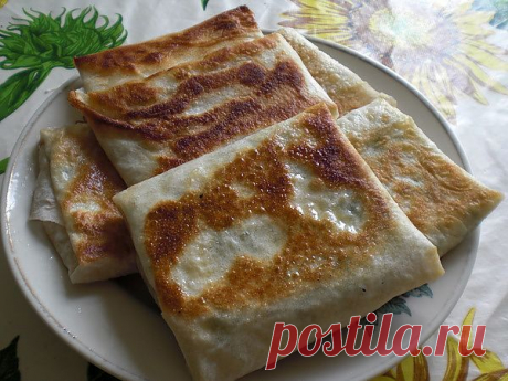 Горячие конвертики из лаваша с сыром