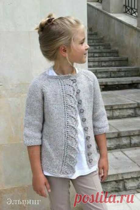 Knitted cardigan for girls