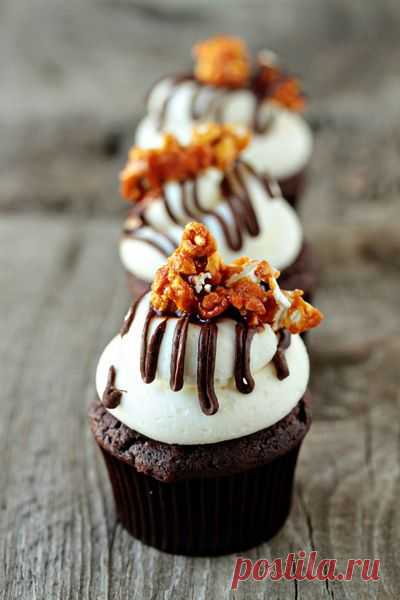 Boozy Cupcakes {For Birthdays
