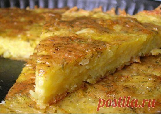 Запеканка из тертого картофеля с сыром и чесноком