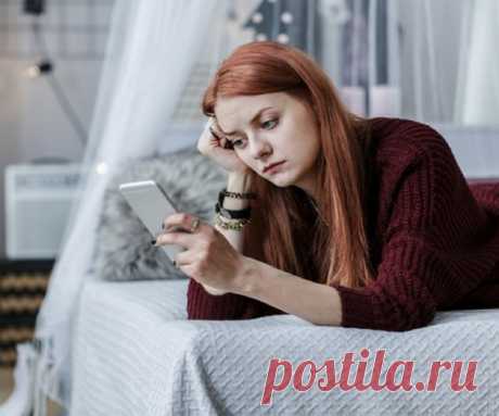 Парень перестал общаться со мной, как себя вести? Что делать, если мужчина пропал и не звонит, не пишет? Казалось бы — между вами возникла искра, и ему нравится общаться с тобой, вот только инициатором переписки всегда выступаешь ты, а ему требуется целая вечность, чтобы ответить... Почему мужчина не пишет первым или вдруг перестал откликаться? Что ж, причин для этого может быть гораздо больше, чем одна.