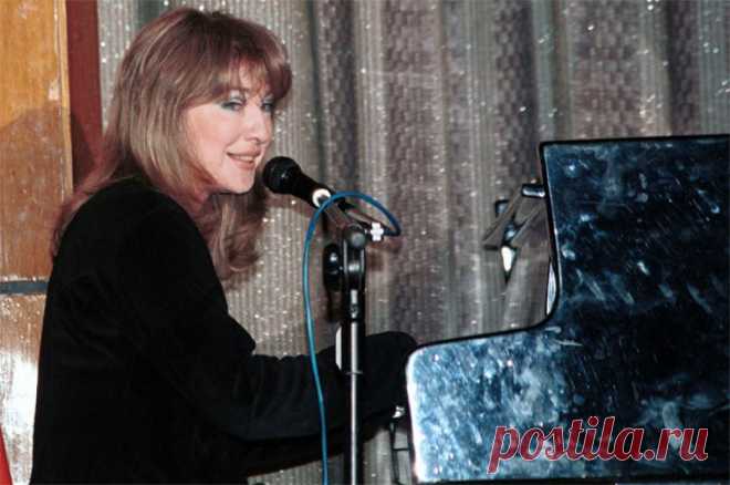 Автор хита «Чтоб не пил, не курил» Семенова раскрыла размер пенсии. В 80–90-е годы певица была очень востребована на эстраде.