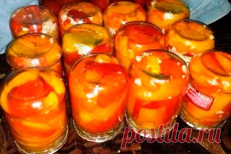 Вкуснейший сладкий перец «Фирменный» - Журнал для женщин Сладкий консервированный перец – это отличная закуска, которая идеально подходит к любым блюдам. Ингредиенты: перец, 6 кг; чеснок, 5 – 6 головок; сахар, 2 стакана; соль, 2 ст.л; растительное масло, 2 стакана; уксус 9%, 1 стакан. Приготовление: Перец промываем и удаляем плодоножки с семенами, разрезаем на 6 – 8 полосок. В емкости смешиваем масло, уксус, […]