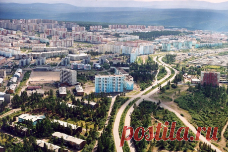 Самый молодой город в якутии. К тому же есть там и угольное производство, где добывают коксующийся уголь. #отзыв #производство #город #нерюнгри