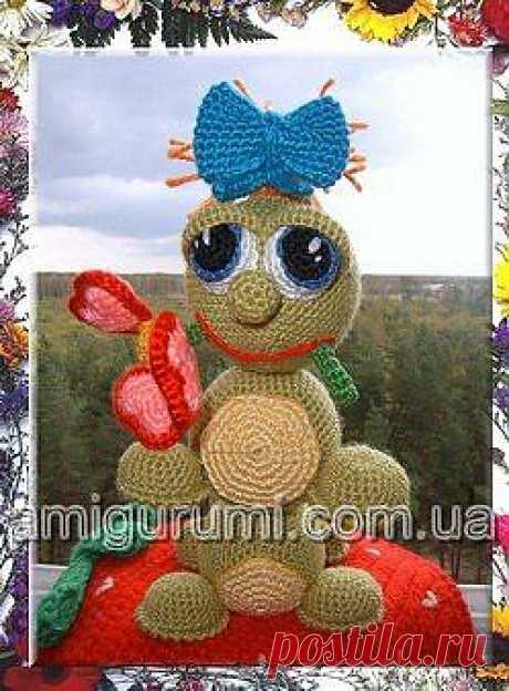 Гусеница с цветком