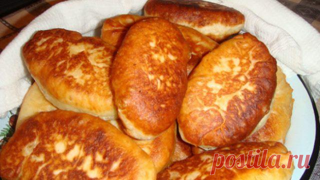 Мягкие, пышные, румяные жареные дрожжевые пирожки с капустой. А съедаются такие пирожки мгновенно! Продолжаю тему жареных пирожков, хочу предложить очень вкусный вариант: жареные дрожжевые пирожки с капустой. Они получаются мягкими, прямо воздушными.