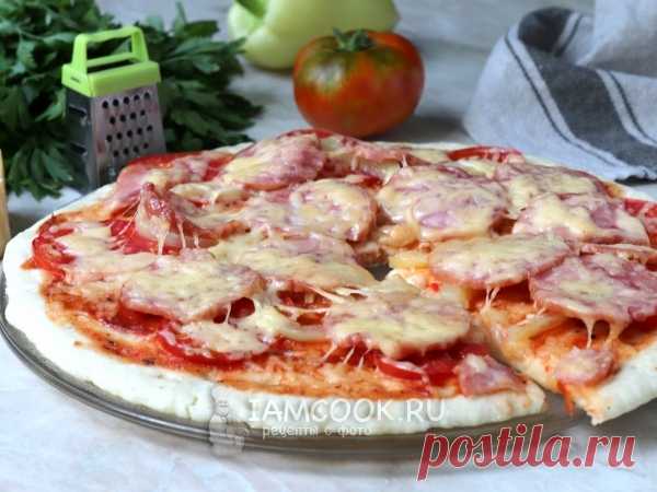 Пицца в микроволновке на готовой основе  — рецепт с фото Вкусная, быстрая пицца с колбасой, сыром и овощами на готовой основе в микроволновой печи. Прекрасная альтернатива традиционному рецепту.