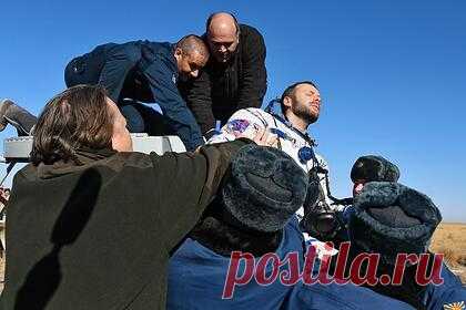 Раскрыты малоизвестные подробности полета Пересильд и Шипенко на орбиту Земли. На режиссера Клима Шипенко и актрису Юлию Пересильд были возложены дополнительные «функциональные обязанности» во время пребывания на Международной космической станции. Малоизвестные подробности полета съемочной группы фильма «Вызов» на орбиту Земли раскрыл сотрудник центра подготовки космонавтов Андрей Кондратьев.