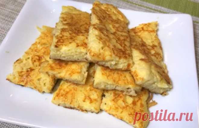 Быстрый завтрак из доступных продуктов: вкус детства - Быть девушкой Думаю, люди моего возраста, помнят такой быстрый завтрак из доступных продуктов. Что только не ухитрялись делать наши мамы из оставшегося ужина: ведь продукты были дорогими, да и дефицитными. Рецептов всевозможных запеканок и закусок просто не перечесть. Но эта запомнилась особенно: больше похожа на сладкие пирожки с творогом. Оставшиеся с вечера макароны, творог, яйца – это …