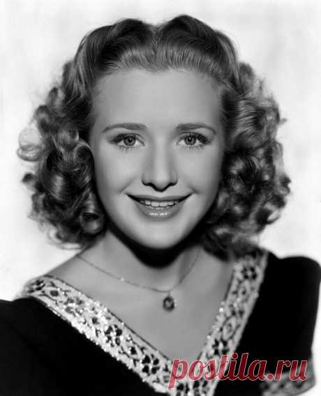 Присцилла Лэйн (Priscilla Lane)
- 12 июня, 1915 • 4 апреля 1995