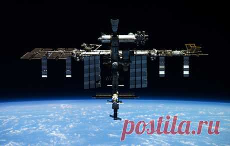 Космонавты на МКС апробировали новый костюм для профилактики влияния микрогравитации. Спецкор ТАСС Олег Кононенко поделился видеозаписью тренировки в новом костюме