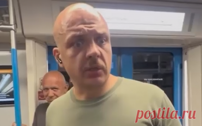 В Москве начали проверку из-за выгнавшего девушку из метро мужчины. Мужчина выгнал из вагона поезда на Сокольнической линии Московского метрополитена девушку, потому что ему не понравилась ее прическа.