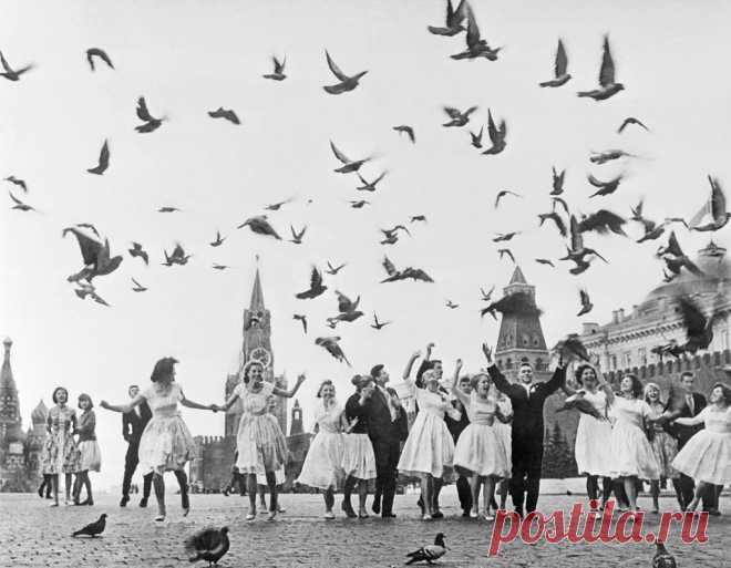 _Выпускники московских школ на Красной площади, 1961 год