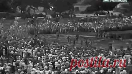Публичная казнь фашистов на городской площади в Краснодаре , 18 июля 1943 г. Кинохроника