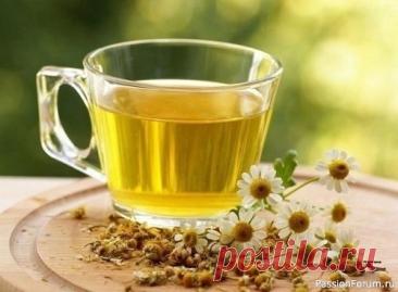 Ромашка для кишечника Хочу вам предложить 4 хороших рецепта. Эти целебные рецепты из ромашки для кишечника помогут ему работать идеально.&nbsp;Первый рецепт.&nbsp;Возьмите по сто – сто двадцать граммов сухоцвета лекарственной ромашки, зверобоя, берёзовых почек и травы бессмертника. Тщательно перемешайте сбор и...