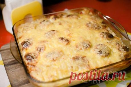 Картофельная запеканка с фаршем и грибами