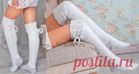 Гольфы выше колена спицами - Хитсовет Гольфы выше колена спицами. Белые модные гольфы выше колена для девушки с бесплатным описанием и схемой вязания. Вам потребуется: 200 грамм белой (№ 210) пряжи Alpina Laura, состоящей из 65% полиэстера, 35% шерсти, длиной нити 150 метров в 100 граммах, для уплотнения пятки 20 грамм светло-серой (№ 12) пряжи Adelia Fibra, состоящей из 100% полиэфир, длиной нити 200 м в 50 граммах, набор чулочных спиц № 3,5.