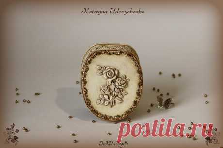 Миниатюрная шкатулочка "Роза". Сама шкатулочка из дерева, размером всего 10,5х9х4 см. Лепной и металлический декор. Внутри бархат.