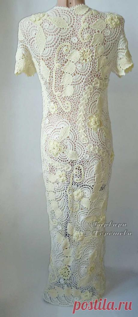 Изящное и нежное платье связано крючком из мерсеризованного хлопка. В качестве отделки нить из микрофибры с люрексом, помогающая создавать эффект легкого мерцания. Абсолютно эксклюзивная авторская модель, точное копирование невозможно. По мотивам рисунка данной модели можно сделать топ, тунику или юбку. Это платье сделает свою обладательницу королевой на любом празднике! Будьте очаровательны и неотразимы!