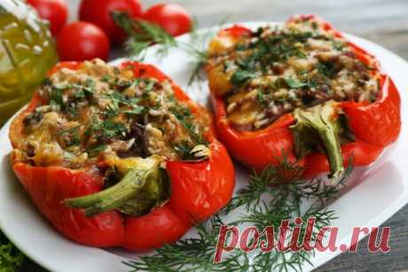 Фаршированный перец с грибами и рисом — Sloosh – кулинарные рецепты