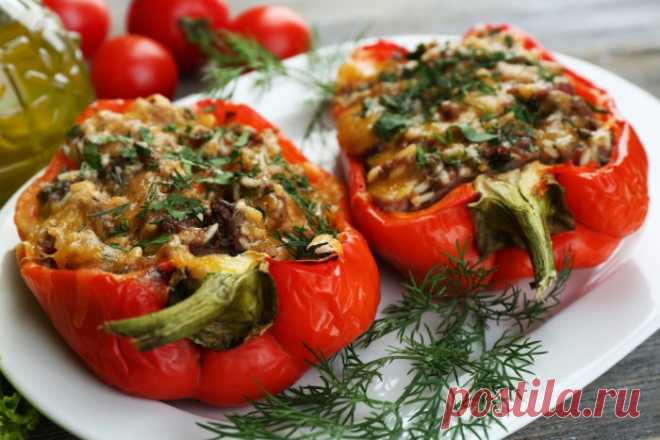 Фаршированный перец с грибами и рисом — Sloosh – кулинарные рецепты